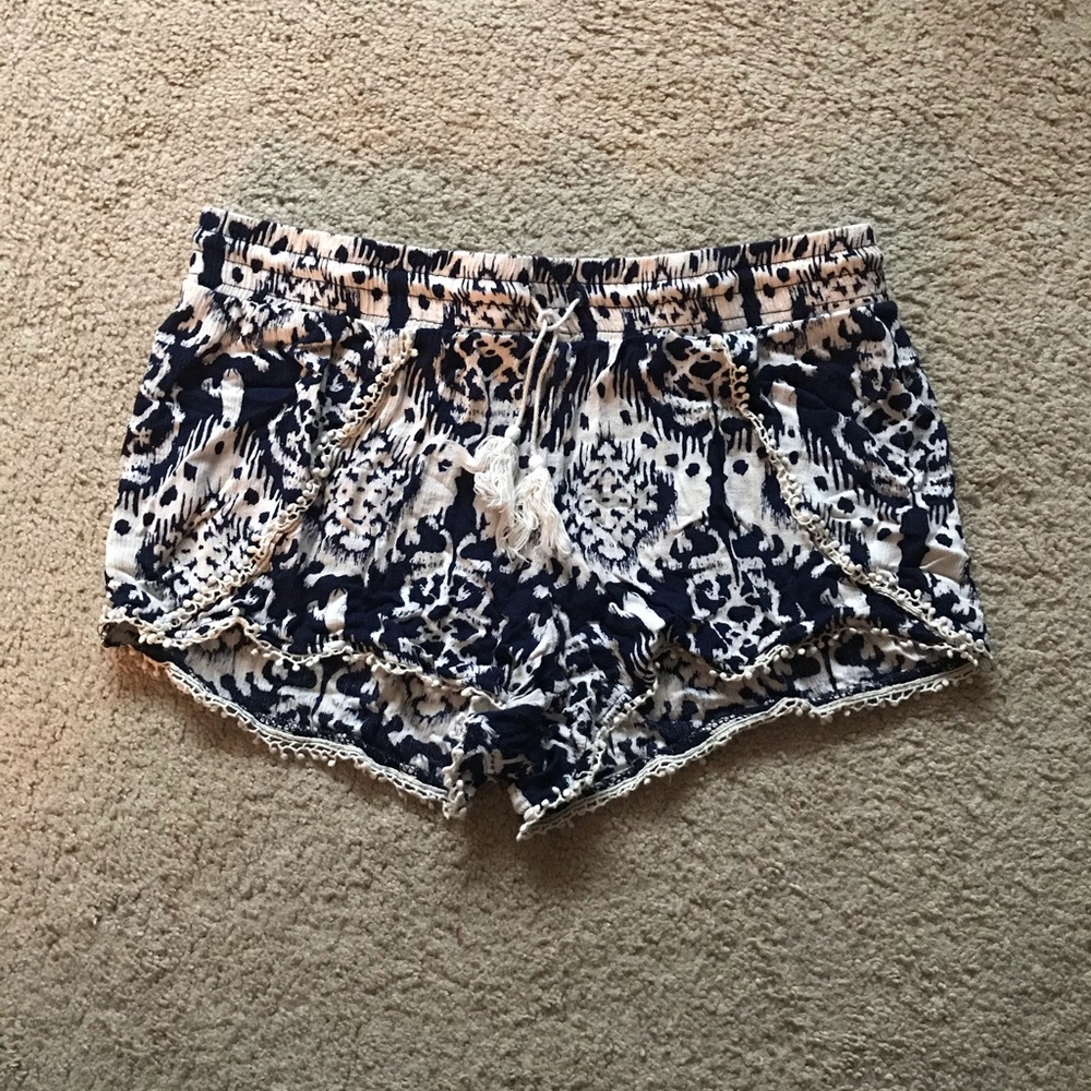 👑 (3 for $15) Rayon shorts